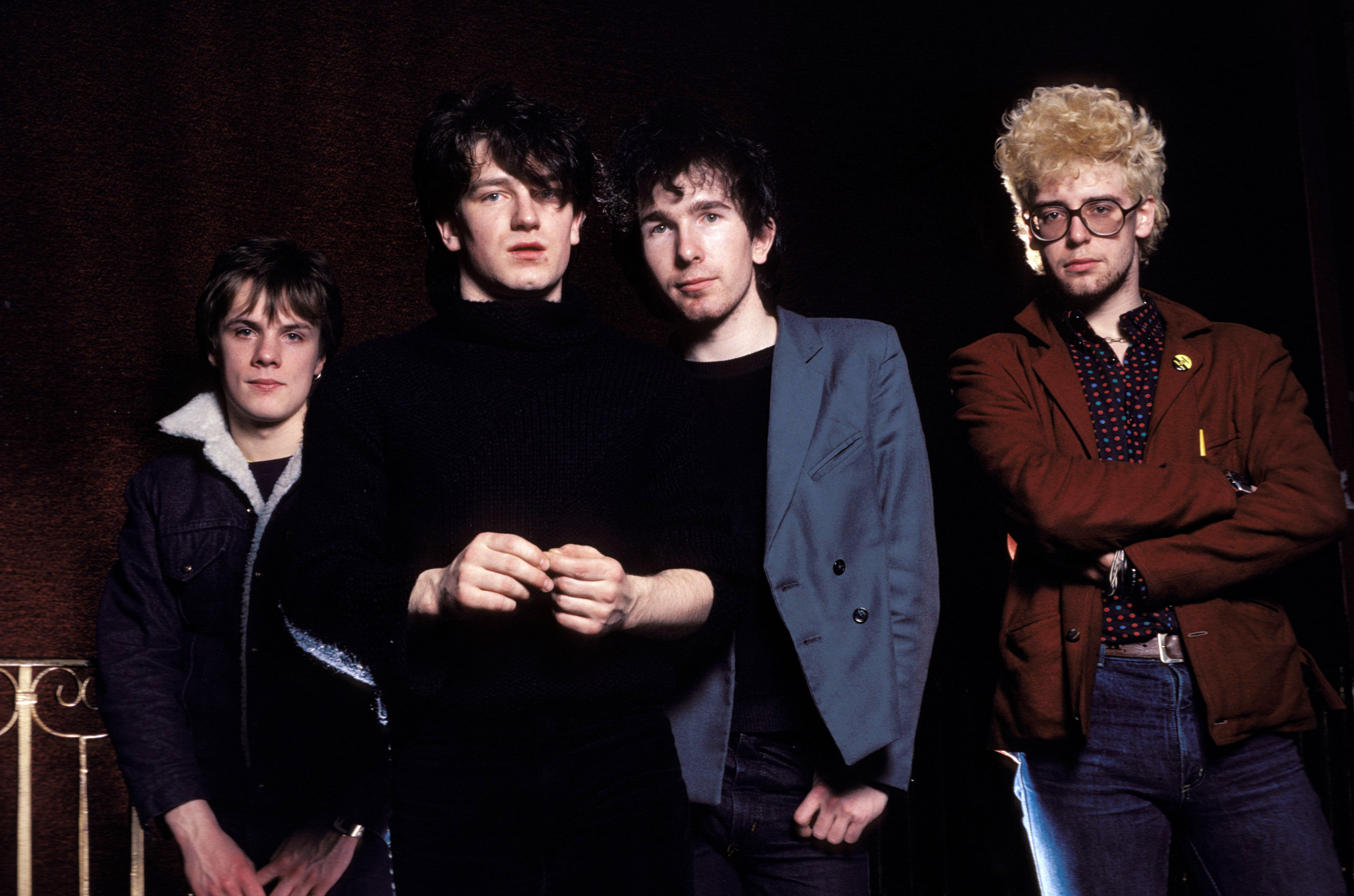 Группа 2 2 вконтакте. U2 группа в молодости. Группа u2. Группа u2 1980. U2 1976.